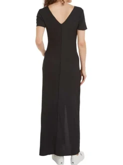 Robe longue noire unie texturée avec coupe droite col v et à manches courtes