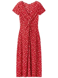Robe longue rouge à motifs avec une coupe ajustée et un col v