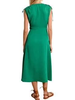 Robe longue sans manches verte unie avec une coupe ajustée et un col v