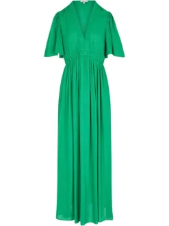 Robe longue verte unie pourvue d'une coupe large et d'un col en V