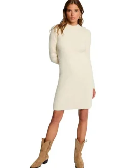 Robe mi-longue écrue en maille côtelée à poils doux et à coupe ajustée