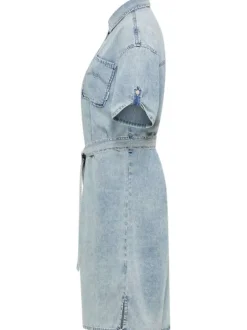 Robe mi-longue en coton bleu jean clair à coupe droite et col à revers
