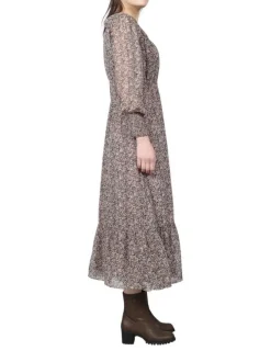 Robe mi-longue rose imprimé fleuri à coupe bohème et col cache-coeur