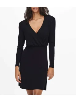 Robe noire coupe régular avec un col en v