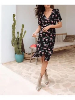 Robe noire pour femme avec imprimé floral coupe évasée