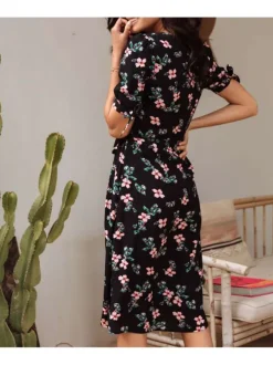 Robe noire pour femme avec imprimé floral coupe évasée
