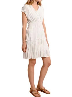 Robe sans manches courte blanche unie avec une coupe droite et un col v