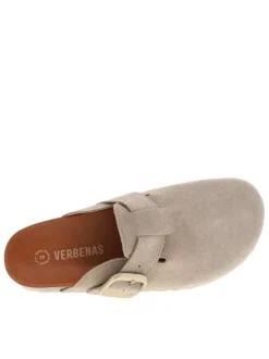 Sabots en cuir taupe avec un talon plat et une boucle à ardillon