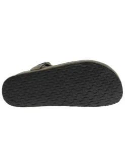 Sabots Sahara en cuir kaki avec une semelle plate et à boucle à ardillon