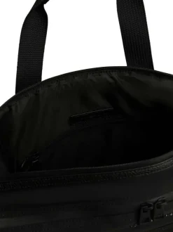 Sac weekender noir en maille lisse pourvu d'une bandoulière plate