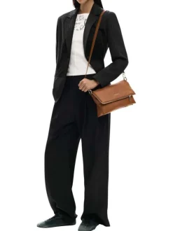 Sac bandouliere camel avec des motifs floraux muni d'une anse