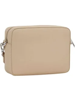Sac à bandoulière beige uni lisse avec le nom de la marque et une anse large