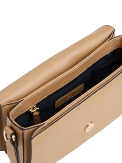 Sac à bandoulière caramel uni avec languette aimantée et logo doré