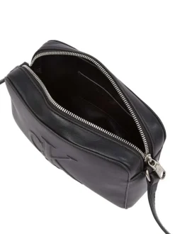 Sac à bandoulière rectangulaire noir uni avec le logo embossé à l'avant