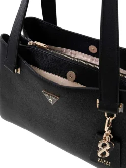 Sac à main noir pourvu de deux anses plates et du logo de la marque