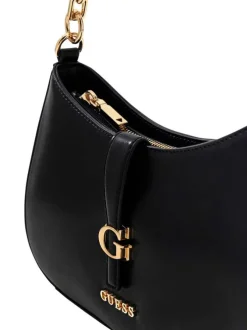 Sac noir en maille lisse pourvu d'une anse avec chaînettes dorées