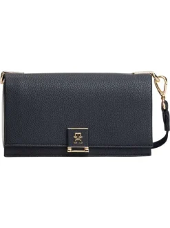 Sac noir uni avec fermeture à rabat et logo de la marque doré
