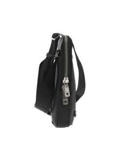 Sacoche carrée noire grainée à double zip avec une bandoulière large réglable