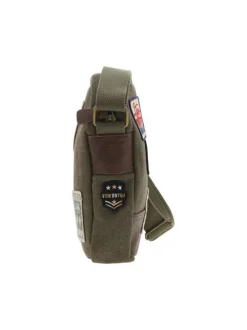 Sacoche kaki unie avec plusieurs patchs et une fermeture zippée