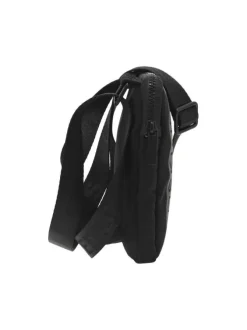 Sacoche noire unie avec une poche fermée par zip et marque sur le devant