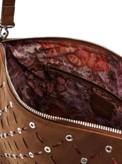 Sac porté épaule camel zippé avec des œillets et des clous décoratifs