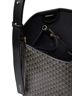 Sac porté épaule noir muni d'une anse ajustable avec des motifs monogrammes
