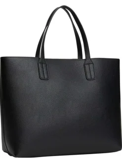 Sac porté épaule noir pourvu d'une bandoulière amovible et du logo de la marque
