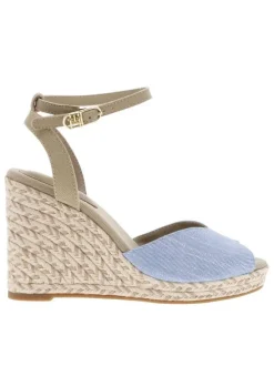 Sandales beiges et bleues ciel à talon compensé très haut et à boucle à ardillon