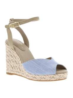 Sandales beiges et bleues ciel à talon compensé très haut et à boucle à ardillon