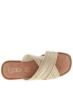 Sandales en assemblage de fines brides dorées croisées et talon décroché bas
