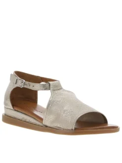 Sandales en cuir champagne grainées à talon compensé bas fermé