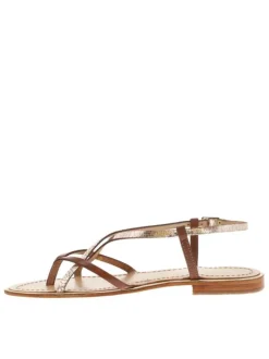 Sandales en cuir marrons avec des sangles et à talon décroché bas