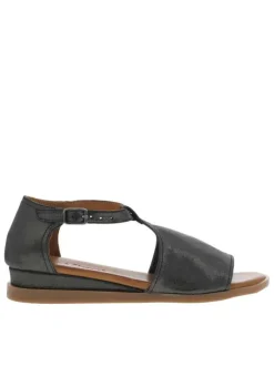 Sandales en cuir noires satinées fermées au talon et à boucle à ardillon