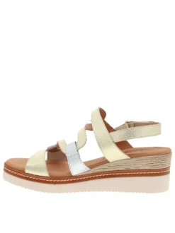 Sandales en cuir or à talon compensé avec deux bandes auto-agrippantes