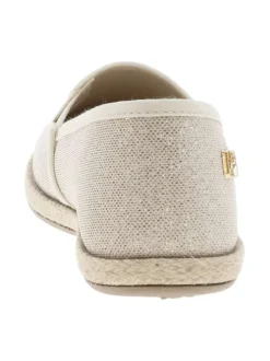 Sandales en cuir sable avec un talon compensé et une boucle à ardillon