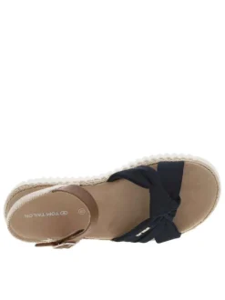 Sandales marine, beiges et marrons avec une sangle nouée et à talon compensé bas