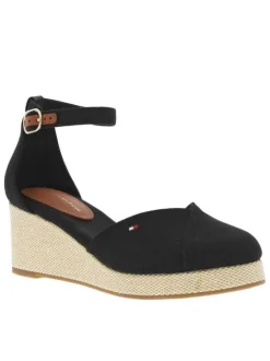 Sandales noires avec le logo brodé en petit à talon compensé et à bout fermé