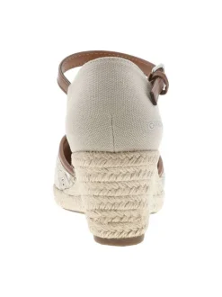 Sandales taupe avec des fleurs brodées à l'avant et à talon compensé