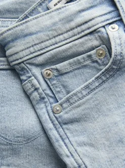 Short 5 poches en coton biologique bleu ciel délavé avec une coupe droite