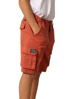 Short cargo rouille uni à coupe droite avec des poches à rabat sur les côtés