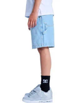 Short en coton bleu uni pourvu de multiples poches et d'une coupe baggy