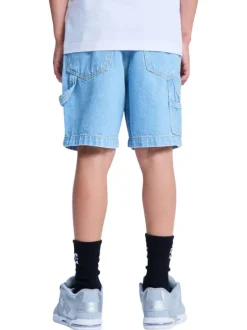 Short en coton bleu uni pourvu de multiples poches et d'une coupe baggy