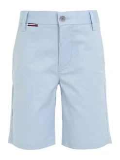 Short en coton ciel uni avec une coupe chino et poches arrières boutonnées