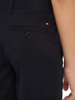 Short en coton régénératif marine uni avec une coupe chino et poches arrières