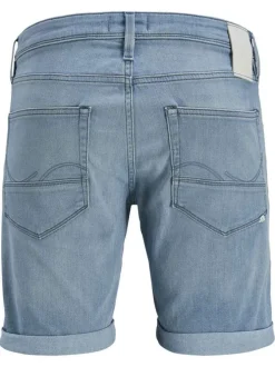 Short bleu à coupe droite pourvu de multiples poches plaquées