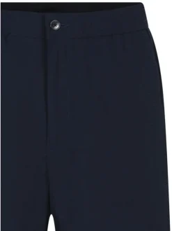 Short bleu marine uni avec une coupe droite et une taille élastiquée