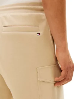 Short cargo en coton mélangé beige pourvu d'une taille élastiquée