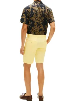 Short chino Denton en coton jaune à coupe droite pourvu de multiples poches