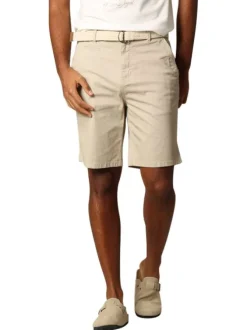 Short chino en coton beige uni avec une coupe droite et une ceinture