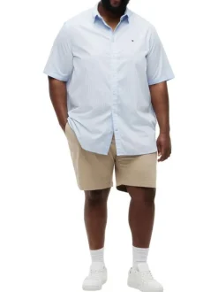 Short chino en coton beige uni pourvu de passants pour la ceinture
